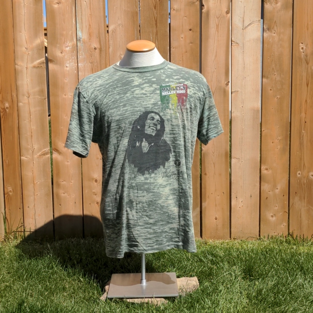 Bob Marley t-shirt